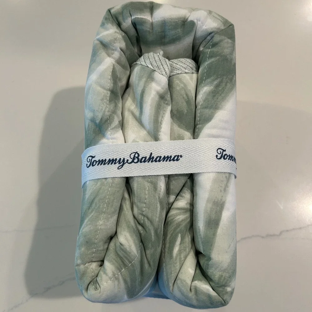 NWT Tommy Bahama King Quilted Sham Aubrey Green Tropical Leaf 100% Cotton 2 pair